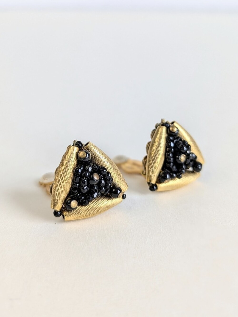 Vintage Black Seed Bead Cluster Triangle Clip On Earrings Brushed Gold Tone